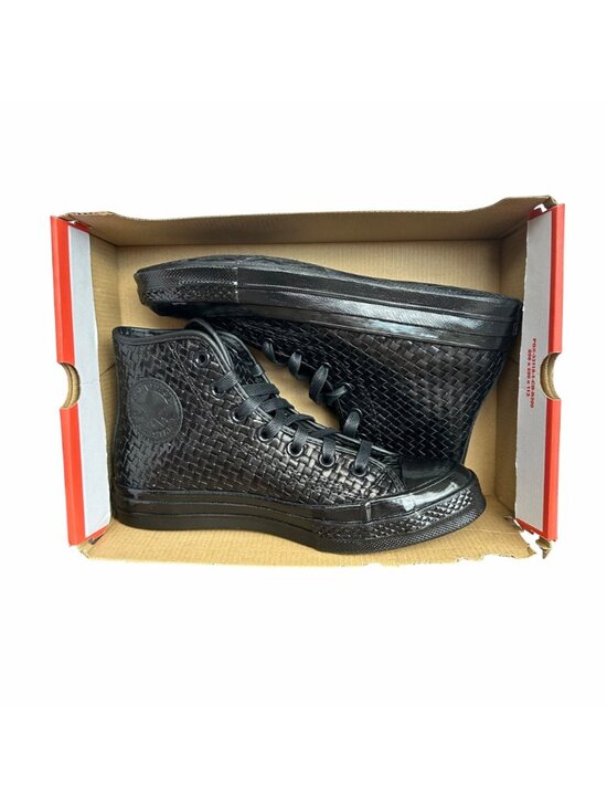 Athletic_Shoes